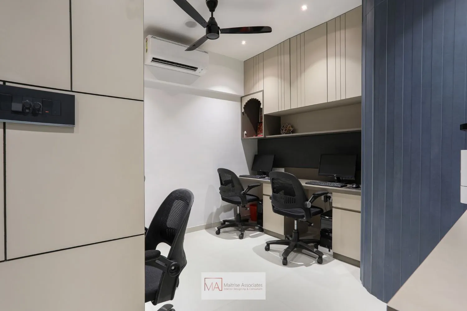 Elegant Workspace — Commercial Space interior by Maitrise Associates — image 6