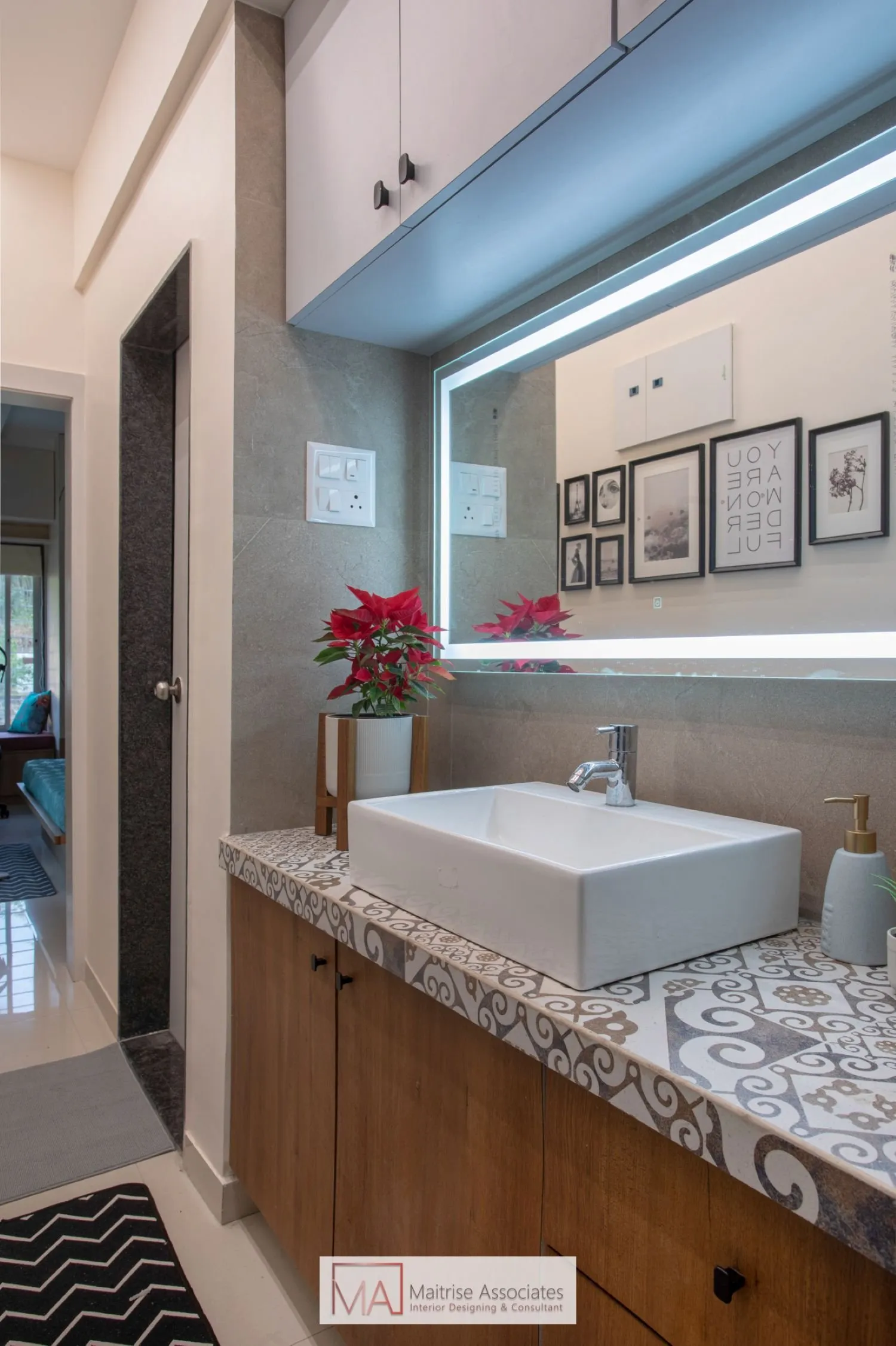 Urban Comfort — Residential Flat interior by Maitrise Associates — image 7